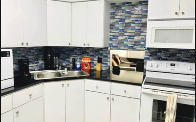 Room in Miami, FL.  Half-way between Fort Lauderdale and Miami Beach.