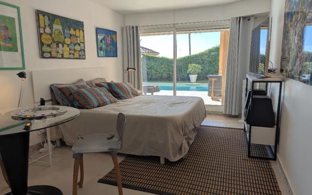 Plaisirs et sérénité, UNIQUE & Only Gay, STUDIO avec piscine jardin - Photo 8