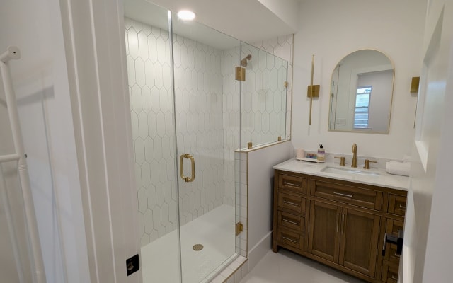 Zen Suite | 2025 Reno | Geo-Bach & Med-Pro | 91+ | Walker's Paradise - Foto 12