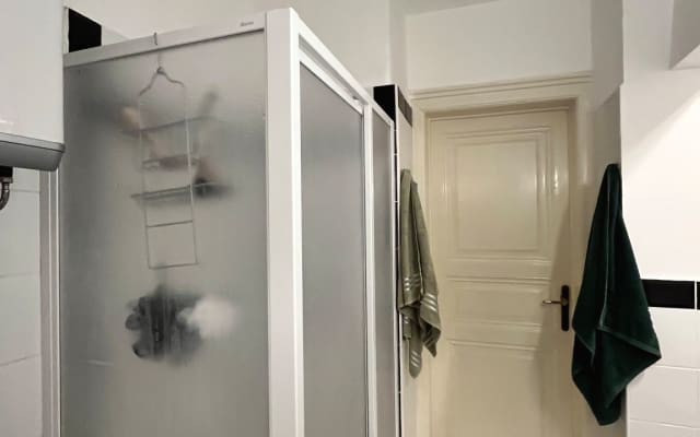 Quarto privado no centro de Budapeste, em frente aos transportes públicos 24 horas - Foto 17