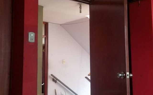 Zimmer in einer Privatunterkunft im ersten Stock in der Nähe des...