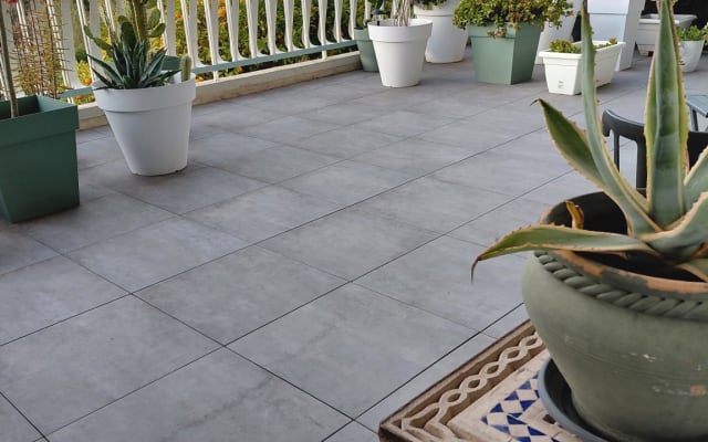 Amplio apartamento de 2 habitaciones con gran terraza orientada al sur,