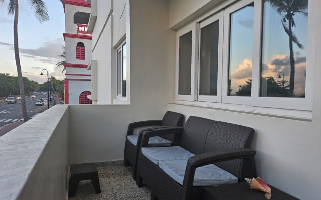 Bel appartement avec balcon au bord de l'océan dans le quartier...