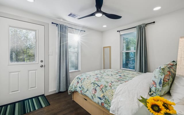 A Hoot's Nest-Lux Boutique-Bungalow in der Nähe von Downtown ATX mit EV Outlet! - Foto 11