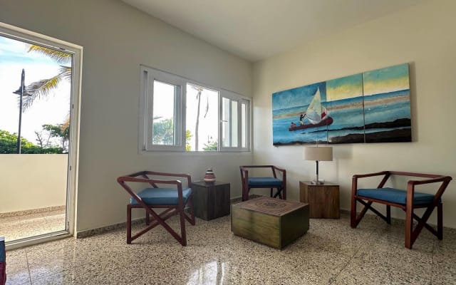 Bel appartement avec balcon au bord de l'océan dans le quartier...