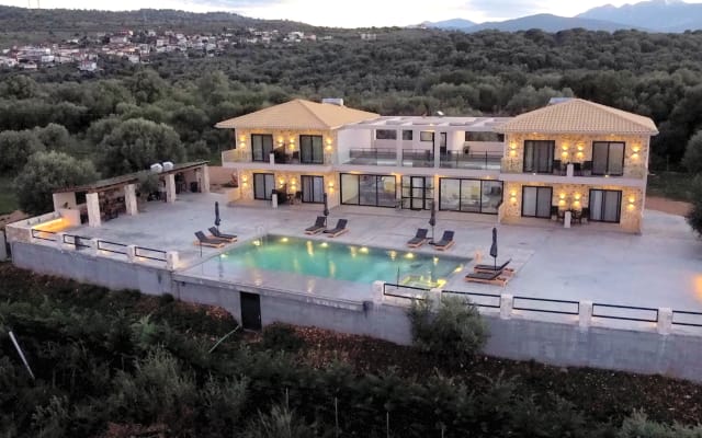 Queen Bee Luxury Villa-Private Flucht mit Infinity-Pool, Jacuzzi...
