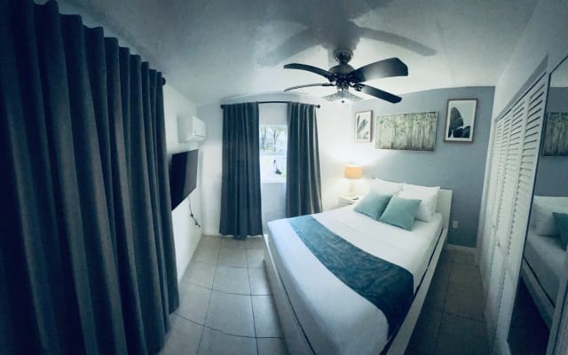 Komfortables und zentral gelegenes Apartment mit schwulen Gastgebern