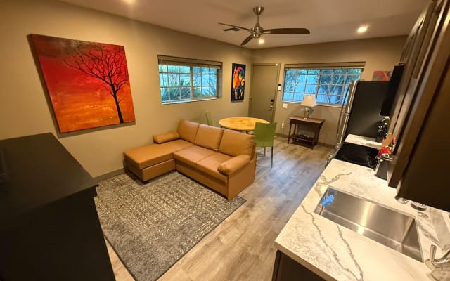 Michael's listing on misterb&b - Living Room