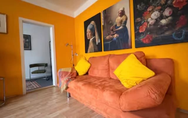 Eigenständige Wohnung mit Garten in einem Haus, sehr zentral gelegen.