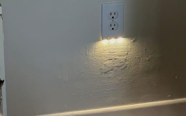 Trevors Inserat auf misterb&b - LED nightlight faceplates on electrical outlets and switches for nighttime safety.