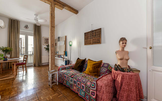 Arty central flat in Madrid's historic old quarter