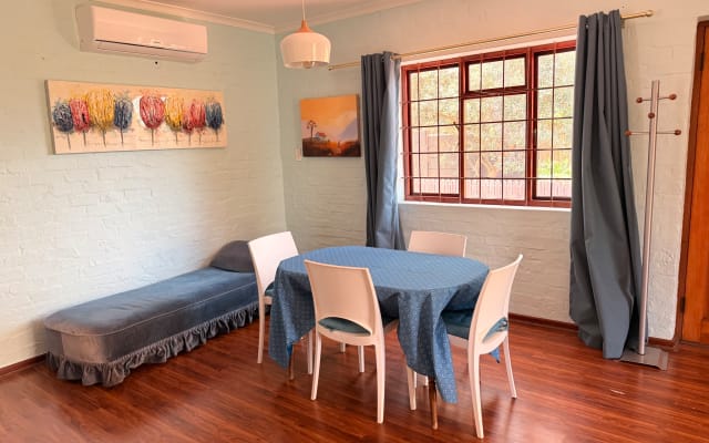 Anúncio de Nat and Craig em misterb&b - Dining area