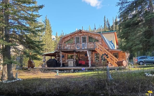 Tonsina Creek Whispers Lodge
Copper Center Alaska