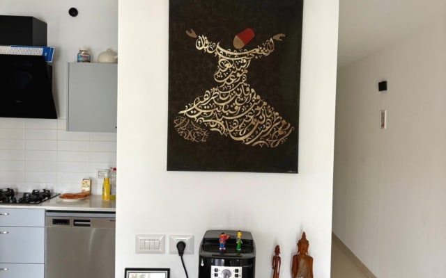 Apartamento con dormitorio y baño privados