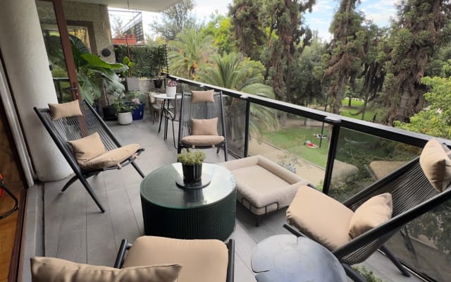 Anuncio de Mark en misterb&b - Enjoy people watching in the park 