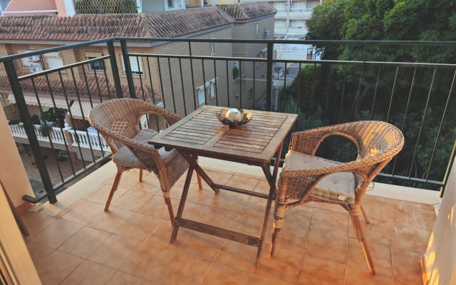 Apartamento con terraza cerca del mar – tranquilo y privado