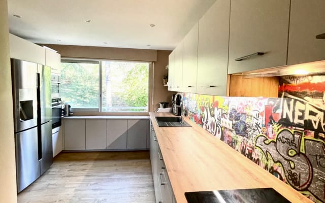 Einzelzimmer in einer Luxuswohnung