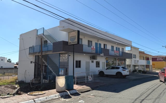 Apartment on main Blvd. close to the beach and restaurants