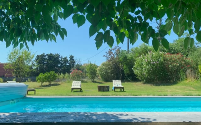 Charming studio & swimming pool in the heart of a Mas Provençal...