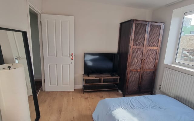 Comfortable, cosy room with private bathroom!