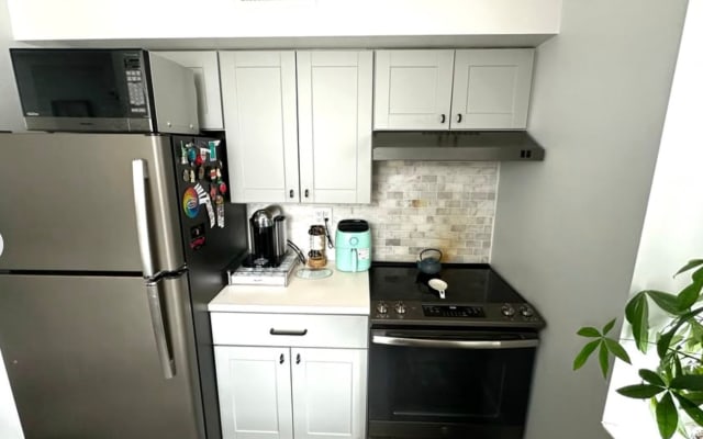 Cozy furnished room in prime DC near Metro & Union Station & More!