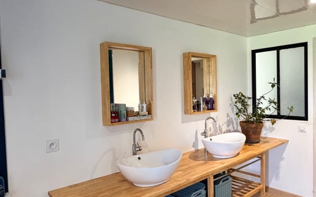 Quarto de 25m2 numa quinta com piscina e jacuzzi