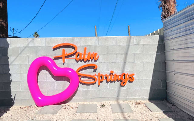MCM Studio Casita mit Pool und Jacuzzi, Kleidung optional! Nur für...