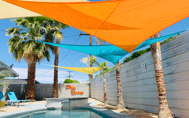 MCM Studio Casita mit Pool und Jacuzzi, Kleidung optional! Nur für...