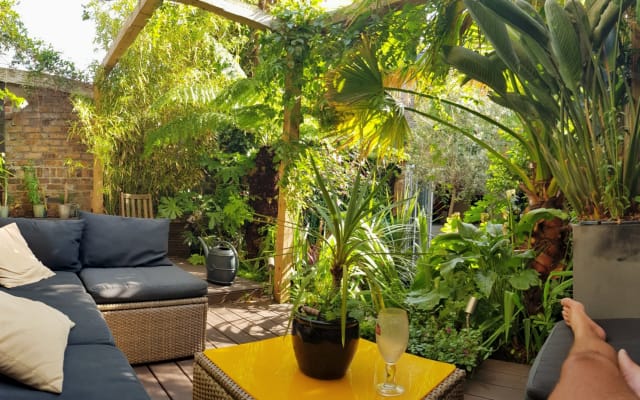 Naked House London - Cama económica - Bañera de hidromasaje y jardín - Foto 9