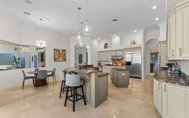 Luxus Saint Pete Estate w/Private Pool, Spa, Private Zimmer und Bad.