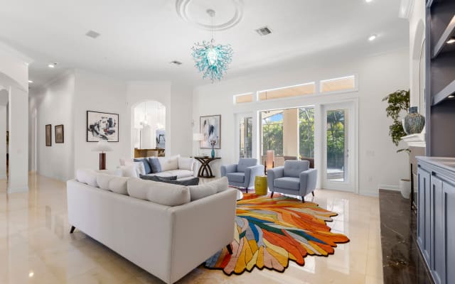 Propriedade de luxo em Saint Pete com piscina privada, spa, quarto privado e casa de banho. - Foto 16