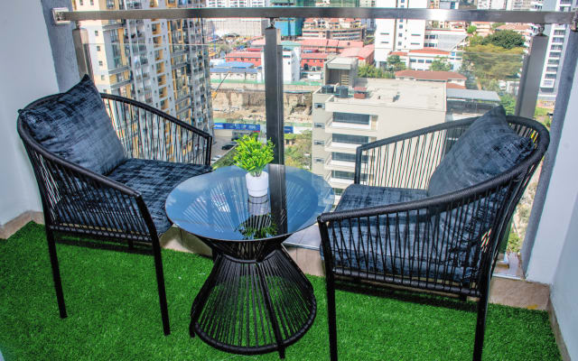 Appartement moderne au 15e étage avec vue imprenable sur Nairobi