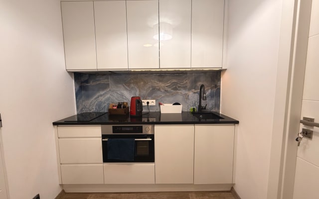 Habitación pequeña en el centro de la ciudad, ideal para 2-7 noches