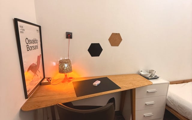 Habitación pequeña en el centro de la ciudad, ideal para 2-7 noches - Foto 5