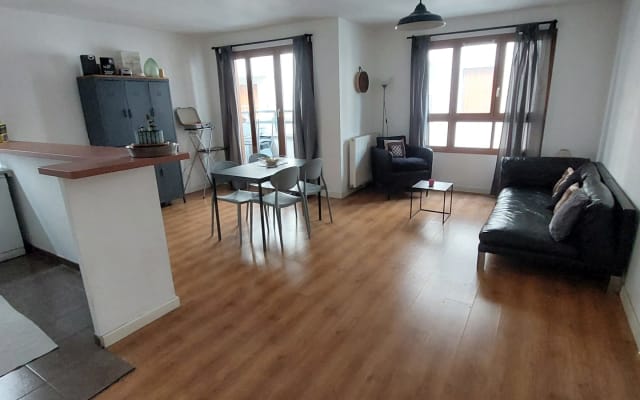 Chambre avec salle de bain privée dans un appartement spacieux !