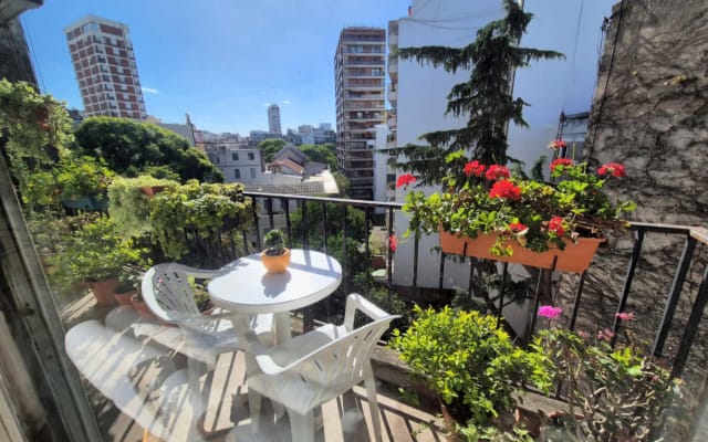 ROOM IN RECOLETA