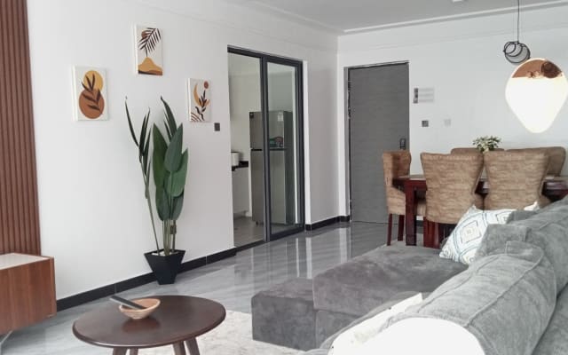 Spacieux trois chambres à coucher près du centre Yaya