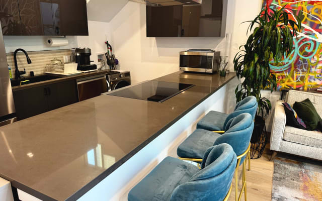 Chic, high-tech ADU in trendy West Adams!