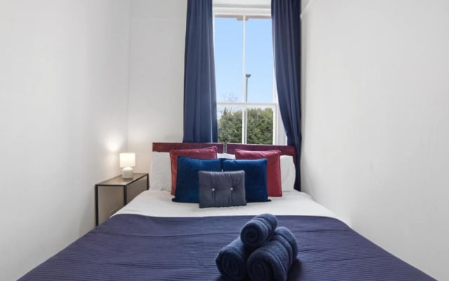The Anchorage - *Stylish Quayside Apartment*