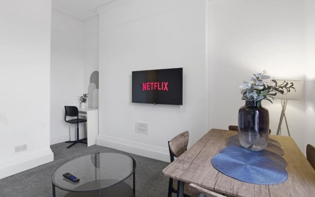 Das Leuchtfeuer: Modernes Quayside Serviced Apartment