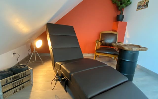 Jérômes Inserat auf misterb&b - Leseecke mit Massageliege