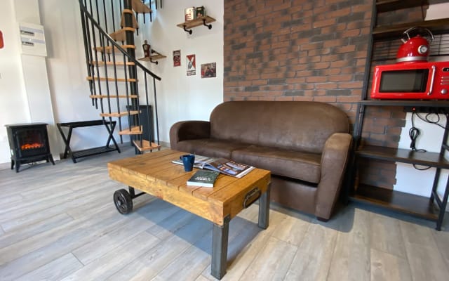 Jérômes Inserat auf misterb&b - Helles Wohnzimmer im industriellen Loftstil