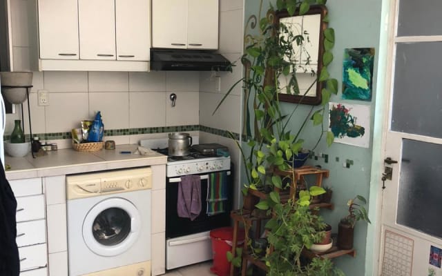 Schönes Zimmer in der Villa Crespo, sehr verbundene Gegend.