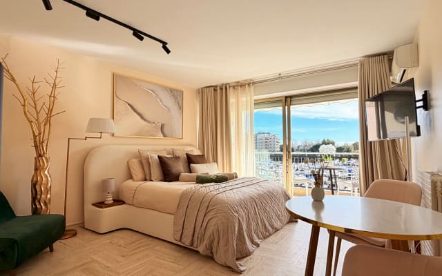 Elegant studio with terrace & exceptional marina view -Calm &confor