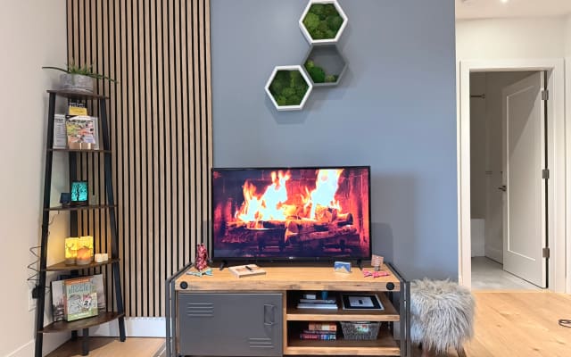 Luxury & Private Bowen Island Stay w/ Sauna, Cold Plunge & Fire Pit