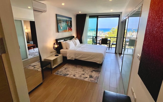 Neue helle Wohnung mit einzigartigem Blick auf das Meer und die Stadt.
 - Foto 29