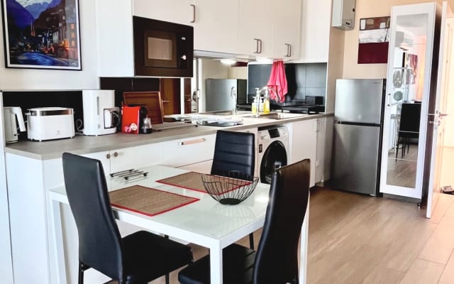 Neue helle Wohnung mit einzigartigem Blick auf das Meer und die Stadt.
 - Foto 33