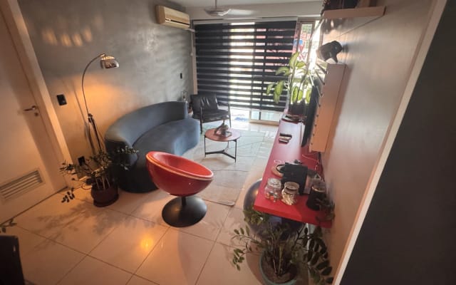 Henrique's listing on misterb&b - Shared TV room!