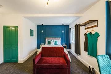 The Adelphi | King & Sofa Bed Studio