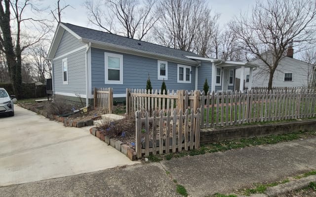 private br, quiet neighborhood convenient to anywhere in Indianapolis